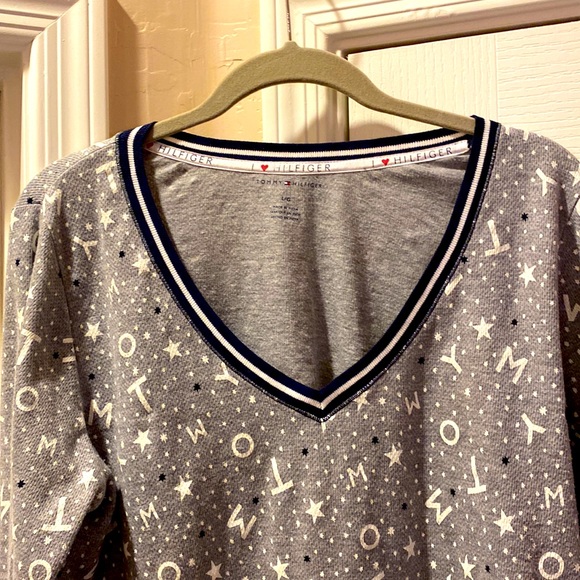 😴ONLY ONE! Tommy Hilfiger Nightshirt😴 - Picture 4 of 13